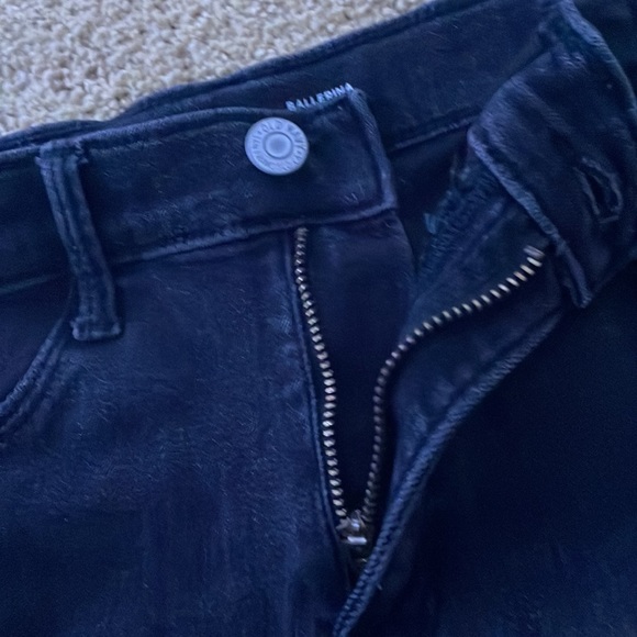 Two pared black and white skinny jeans - Picture 8 of 9